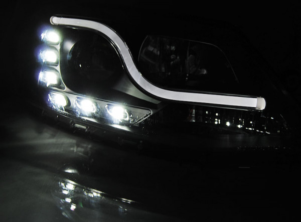 Přední světla s TubeLights a LED denními světly VW Jetta 6 11- černá