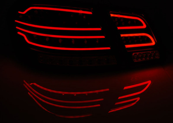 Zadní světla LED Bar Mercedes-Benz E W212 sedan 09-13 červená/kouřová